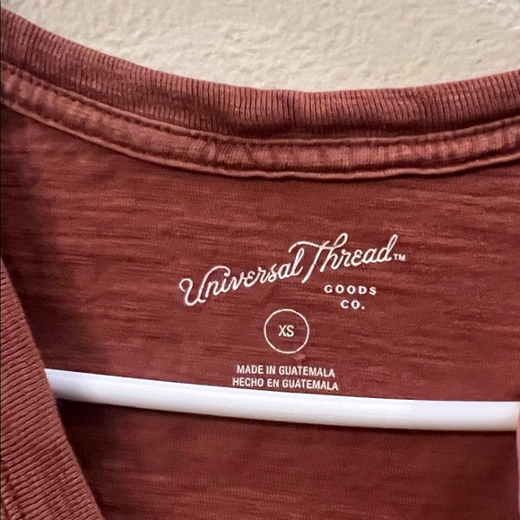 Universal Thread Rust V-neck Tee - Picture 2 of 3